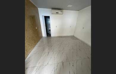 Imagem: O apartamento possui 1 Dormitório, 1 Banheiro e está localizado