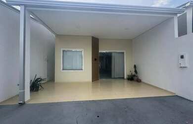 Imagem: A casa em condomínio possui 2 Dormitórios, 2 Banheiros, 2