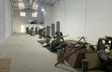 Imagem: O depósito possui 420m² de Área e está localizado em Centro