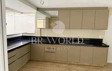 Imagem 11: Sobrado reformado com 4 suítes rico em armários, área de lazer no portal...