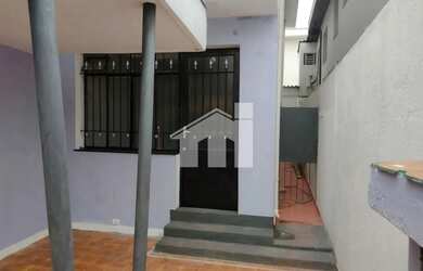 Imagem: A casa possui 2 Dormitórios, 2 Banheiros, 1 Vaga na garagem