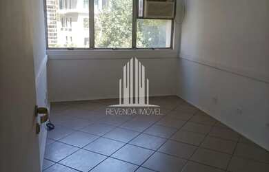 Imagem: O depósito possui 1 Vaga na garagem, 70m² de Área e está