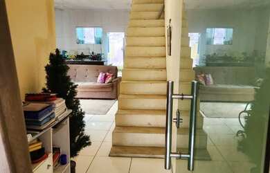 Imagem 5: Vendo Casa Paar Próximo Canteiro Central