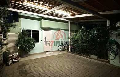 Imagem: A casa possui 3 Dormitórios, 3 Banheiros, 2 Vagas na garagem