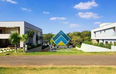 Imagem: O terreno possui 1.000m² de Área e está localizado em Porto