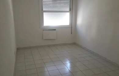 Imagem: O apartamento possui 1 Dormitório, 1 Banheiro e 28m² de Área