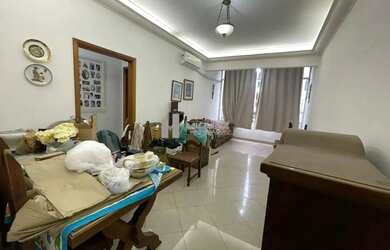 Imagem: O apartamento possui 3 Dormitórios, 1 Banheiro, 1 Vaga na garagem