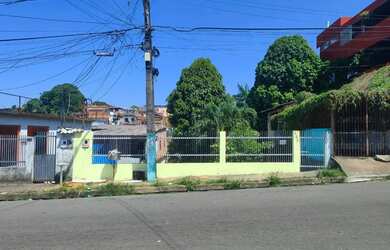 Imagem: A casa possui 2 Dormitórios, 2 Banheiros, 5 Vagas na garagem