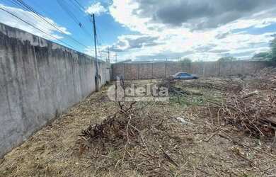 Imagem 6: Área disponível para venda 1.040 m² no bairro Presidente Roosevelt em Uberlândia-MG