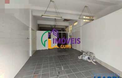 Imagem: O depósito possui 2 Vagas na garagem, 240m² de Área e está