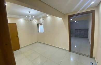 Imagem: A casa possui 3 Dormitórios, 2 Banheiros, 3 Vagas na garagem