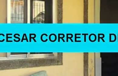 Imagem: A casa possui 2 Dormitórios, 1 Banheiro, 1 Vaga na garagem