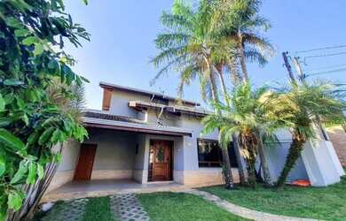 Imagem: A casa em condomínio possui 3 Dormitórios, 1 Banheiro, 2 Vagas