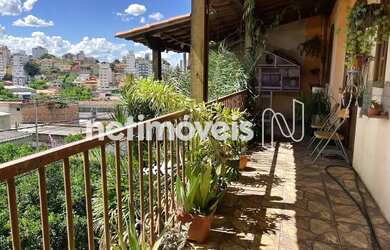 Imagem: A casa possui 4 Dormitórios, 2 Banheiros, 2 Vagas na garagem