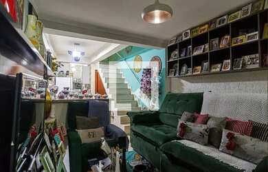 Imagem: A casa possui 2 Dormitórios, 2 Banheiros, 80m² de Área, Imóvel