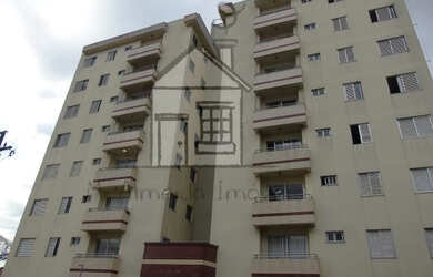 Imagem: O apartamento possui 3 Dormitórios, 1 Banheiro, 1 Vaga na garagem