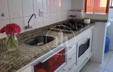 Imagem: O apartamento possui 2 Dormitórios, 1 Banheiro, 1 Vaga na garagem