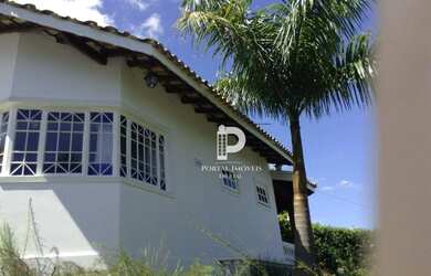 Imagem: A casa em condomínio à venda possui 4 Dormitórios, 5 Banheiros