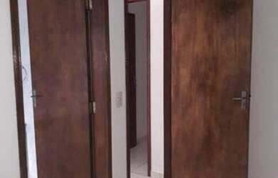 Imagem: A casa possui 3 Dormitórios, 2 Banheiros, 2 Vagas na garagem