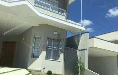 Imagem: A casa em condomínio possui 3 Dormitórios, 5 Banheiros, 4