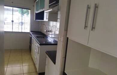 Imagem: A casa possui 3 Dormitórios, 2 Banheiros, 1 Vaga na garagem