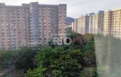 Imagem: O apartamento possui 2 Dormitórios, 2 Banheiros, 1 Vaga na