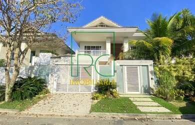 Imagem: A casa em condomínio possui 5 Dormitórios, 5 Banheiros, 2