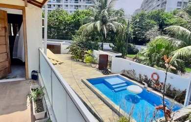 Imagem: A casa em condomínio possui 5 Dormitórios, 5 Banheiros, 4