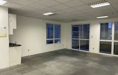 Imagem: O depósito possui 1 Vaga na garagem e 41m² de Área e está