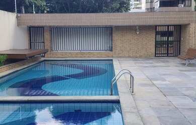 Imagem: O apartamento possui 1 Dormitório, 5 Banheiros, 3 Vagas na