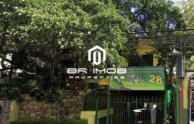 Imagem: O depósito possui 4 Vagas na garagem e 300m² de Área e está