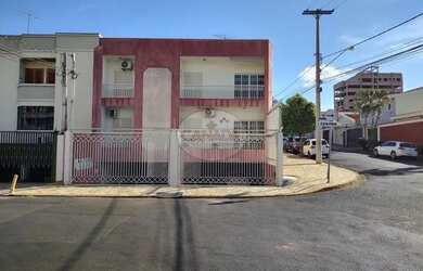 Imagem: O apartamento possui 3 Dormitórios, 1 Banheiro, 2 Vagas na