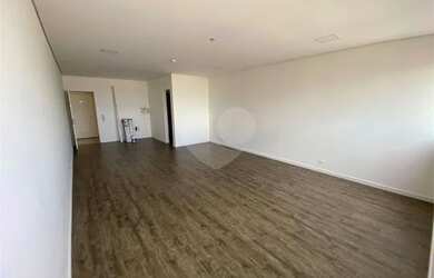 Imagem: O depósito possui 1 Vaga na garagem, 45m² de Área e está