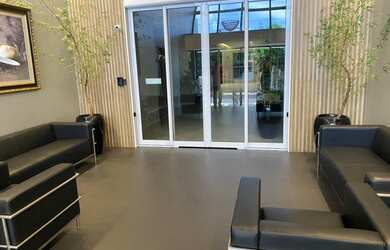 Imagem: O apartamento possui 3 Dormitórios, 1 Banheiro, 2 Vagas na