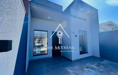 Imagem: A casa possui 2 Dormitórios, 2 Banheiros, 2 Vagas na garagem