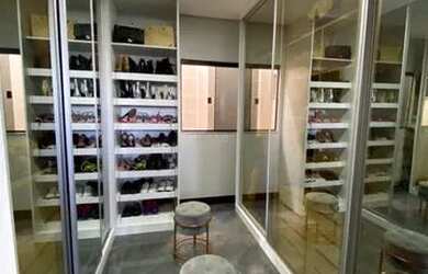 Imagem 14: Casa mais alto padrão. Churrasqueira, Guarda roupa, 304m² de Áreae2...