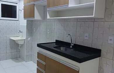 Imagem: O apartamento possui 2 Dormitórios, 1 Banheiro, 1 Vaga na garagem