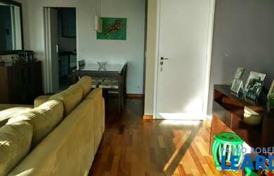 Imagem: O apartamento possui 2 Dormitórios, 2 Banheiros, 2 Vagas na