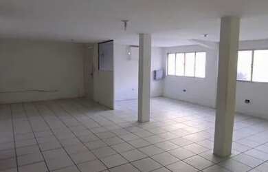 Imagem: A casa possui 2 Dormitórios, 2 Banheiros, 1 Vaga na garagem