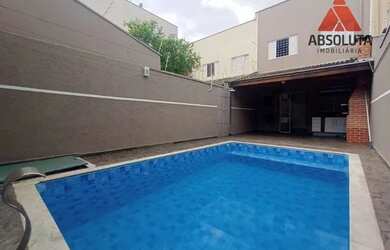 Imagem: A casa possui 3 Dormitórios, 1 Banheiro, 1 Vaga na garagem