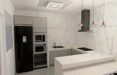 Imagem: A casa possui 2 Dormitórios, 1 Banheiro, 5 Vagas na garagem