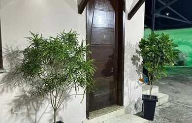 Imagem 2: Alugo casa. Varanda, 3 Vagas na garageme4 Dormitórios