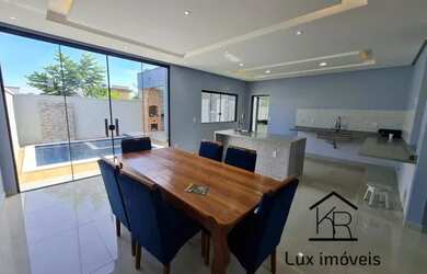 Imagem: A casa em condomínio possui 4 Dormitórios, 5 Banheiros, 260m²