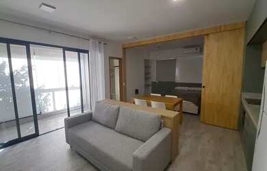 Imagem: O apartamento possui 1 Dormitório, 1 Banheiro, 1 Vaga na garagem