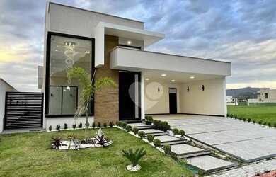 Imagem: A casa em condomínio possui 3 Dormitórios, 4 Banheiros, 4