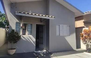 Imagem: A casa possui 2 Dormitórios, 2 Banheiros, 168m² de Área