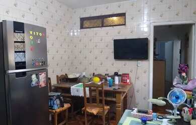 Imagem: A casa possui 2 Dormitórios, 1 Banheiro, 1 Vaga na garagem