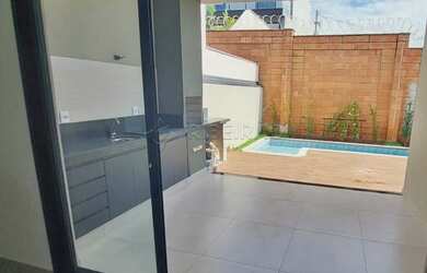 Imagem: A casa em condomínio possui 3 Dormitórios, 4 Banheiros, 2