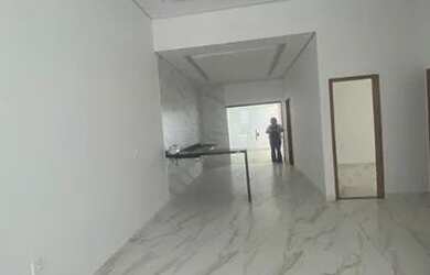 Imagem: A casa possui 3 Dormitórios, 2 Banheiros, 1 Vaga na garagem