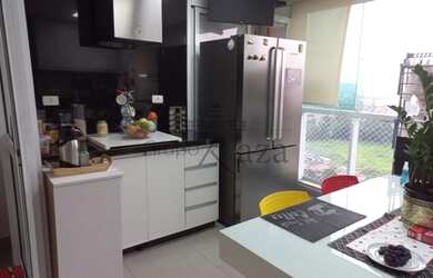 Imagem: O apartamento possui 3 Dormitórios, 2 Banheiros, 2 Vagas na